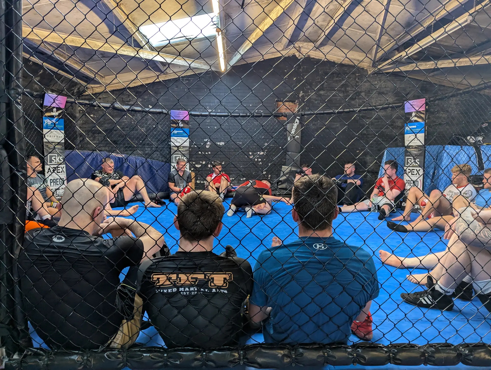 TFT MMA professional fight team training together